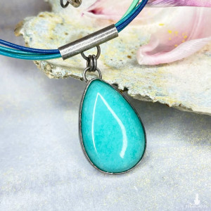 Naszyjnik z jadeitem w kształcie kropli a1011