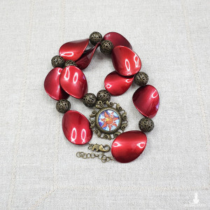 6736 duży, bordowo-brązowy naszyjnik z wisiorkiem; wisiorek słońce