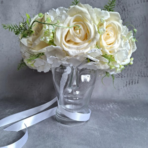 Wianek na głowę z jasnych kwiatów, korona kwiatowa, wianek ślubny