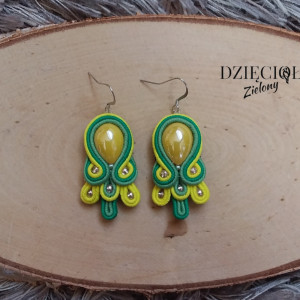 Żółto-zielone kolczyki sutasz
