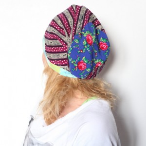 czapka damska ludowa w kwiaty i wzory