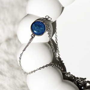 Bransoletka - apatyt w żywicy