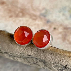 Sztyfty z fasetowanym karneolem d163