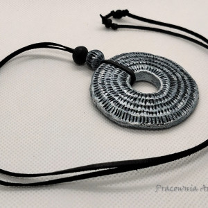 polymer clay etniczny wisior regulowany