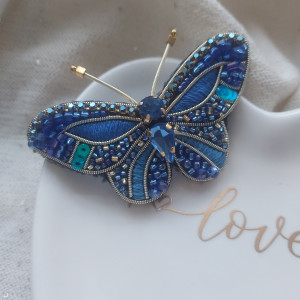Wiosenno-letnia broszka MOTYL kobaltowo-szafirowy