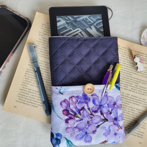 Etui na czytnik: lilak (M: 15x21 cm)