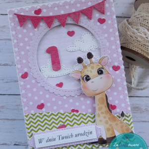 Kartka na roczek dla dziewczynki z uroczą żyrafką