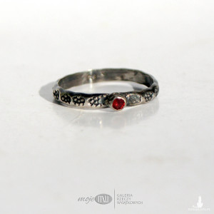 Minimalizm z granatem - duży rozmiar