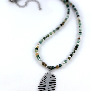 Naszyjnik z agatów indyjskich z paprocią