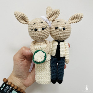 Młoda para króliczki ręcznie robione prezent ślubny