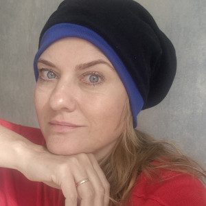 Czapka czarno granatowa smerfetka