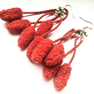 Kolczyki czerwone pompony