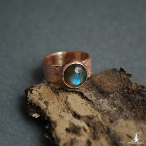 Pierścionek miedziany z labradorytem r.16-17