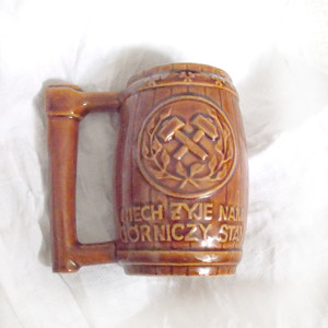 vintage kufel prl, ceramiczny kufel, kamionkowy kufel, duży kufel górniczy, brązowy kufel górnika, górniczy kufel vintage, prl ceramika, prl naczynia