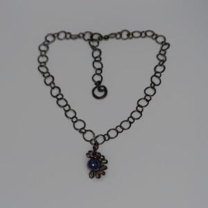 Łańcuszek z wisiorkiem z lapis lazuli z miedzi