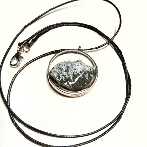 Naszyjnik „Górski Pejzaż” – Ręcznie Rzeźbiony Klimat Natury
