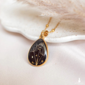 Wisiorek z rzęsek dmuchawca