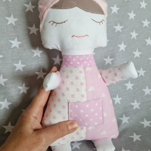 Zabawka Lalka w różowym