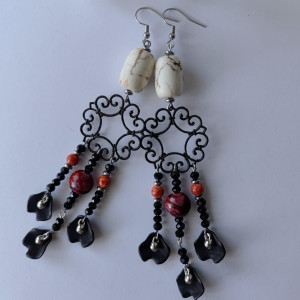 Kolczyki Czarne Płatki Boho Howlit FloralCzarny Kolczyk Etno