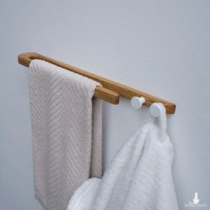 Wieszak na ręczniki drewniany wiszący
