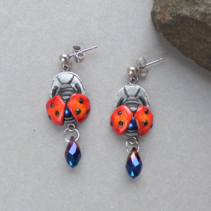 Kolczyki z biedronką i kroplą