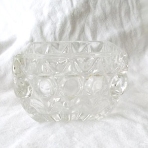 vintage cukiernica prl, szklana cukierniczka prl, retro szkło użytkowe, prl naczynia szklane, vintage pojemnik ze szkła, szklane naczynia prl, prl cukierniczka ze szkła