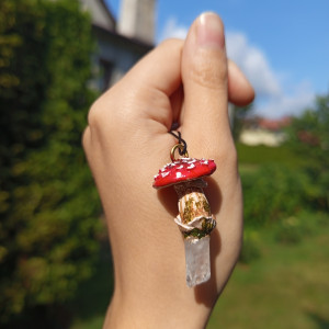 Naszyjnik muchmorka z krysztalem górskim, idealny na prezent, magia fantasy, goblincore