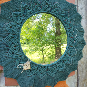 Makramowe lustro w stylu Boho w kolorze butelkowej zieleni