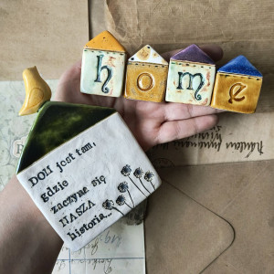 Komplet domków z napisami