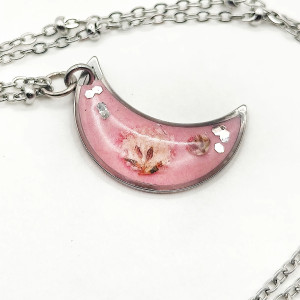 Zawieszka z żywicy z suszoną gipsówką