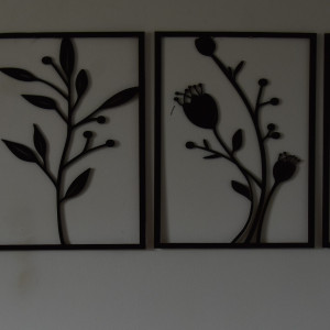 Kwiaty w ramie -dekoracja na ścianę wypalana laserem na płycie HDF