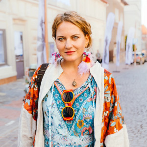 Kolczyki kwiaty kolorowe pióra