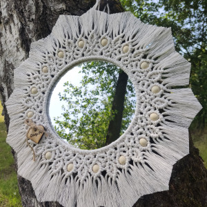 Mandala z lustrem w stylu Boho z drewnianymi koralikami