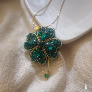 Letni wisior szmaragdowa czterolistna KONICZYNA