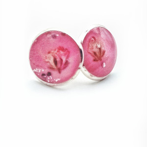 Ręcznie robione kolczyki z żywicy z suszonymi kwiatami