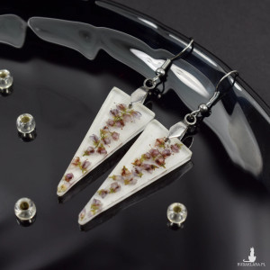 Długie, trójkątne kolczyki z wrzosami