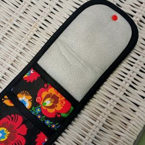 PODRÓŻNE ETUI NA LOKÓWKĘ, PROSTOWNICĘ