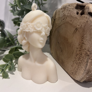 Świeca sojowa kobieta wianek opaska