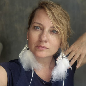 Klipsy długie białe pióra