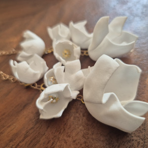 Klipsy długie białe kwiaty