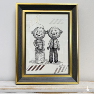 Młoda para misie w ramce rysowane piórkiem prezent ślubny obraz
