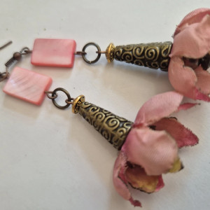 Kolczyki kwiaty pastelowe