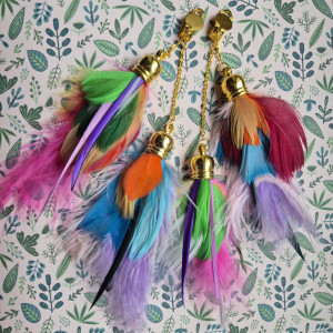 Klipsy długie pióra kolorowe