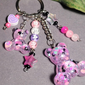 Brelok breloczek różowy z Misiem z żywicy do kluczy, torebki, plecaka