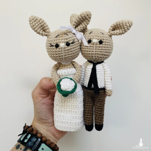 Młoda para króliczki ręcznie robione prezent ślubny