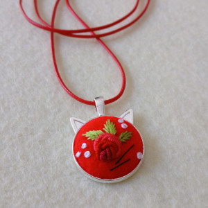 Ręcznie haftowany wisior  SATAN