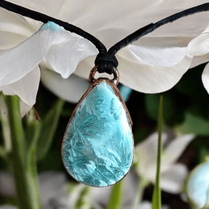 Wisiorek ceramiczny – Rękodzieło • Subtelność • Morska głębia