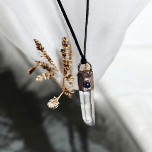 Amulet z kryształu górskiego i ametystu – Oczyszczenie • Spokój • Wzmocnienie energii