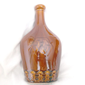 vintage ceramika prl, prl karafka na miód, prl kamionka, prl butelka na miód, prl naczynia, prl sprzęty, retro dekoracja do domu, syrenka butelka ceramiczna, kamionkowa karafka z syrenką