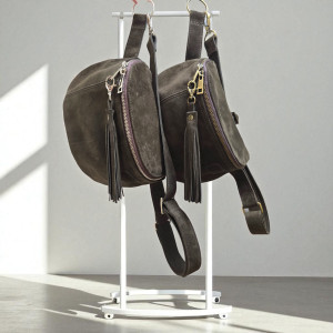 Duża nerka saszetka khaki. Skóra zamszowa  z frędzlami